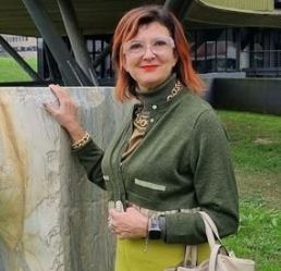 – Linh Ferraresi | Istruttrice di equitazione
